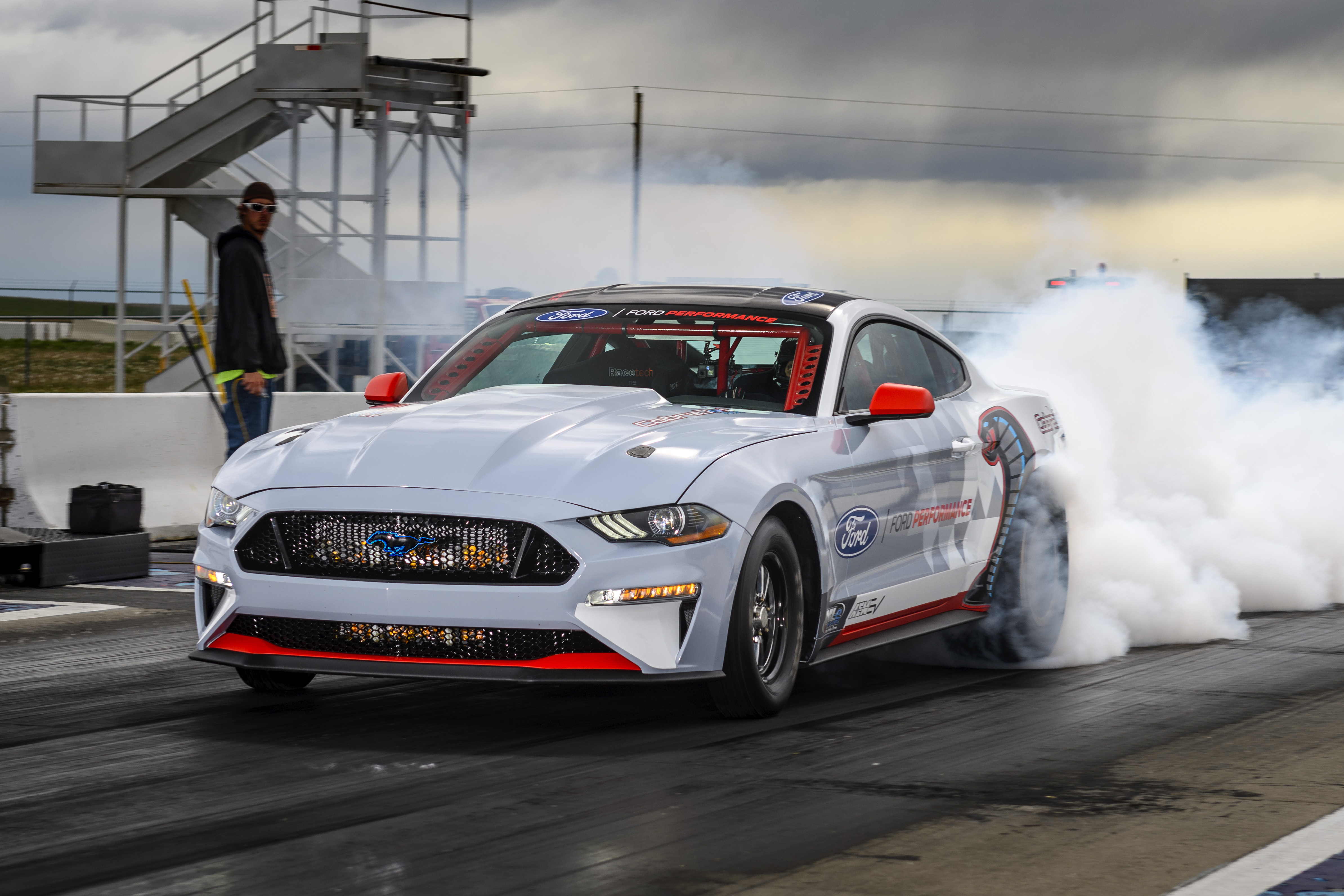 Electric Ford Mustang Rips Through Quarter Mile in 8 Seconds Electric Ford Mustang Rips Through Quarter Mile in 8 Seconds