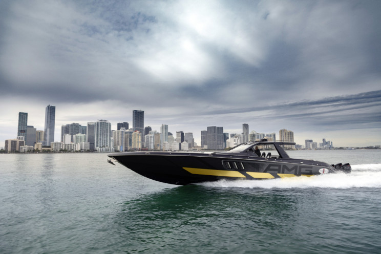 Mercedes-Benz Releases 59-Foot Six-Engine Speedboat and Matching SUV Mercedes-Benz Releases 59-Foot Six-Engine Speedboat and Matching SUV