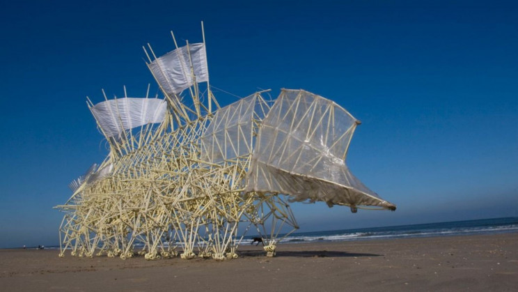 Theo Jansen’s Strandbeests: The Engineering Wonder of Wind-Powered Skeletons
