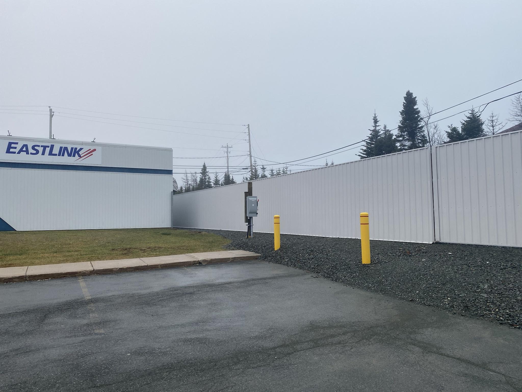 Canadian Man Discovers Prototype SpaceX Starlink Ground Station in Remote City Canadian Man Discovers Prototype SpaceX Starlink Ground Station in Remote City