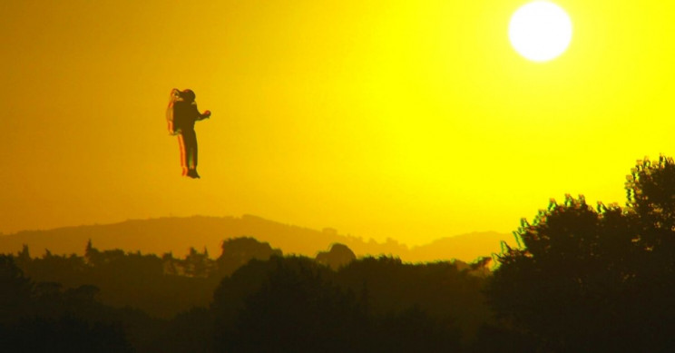 Person with jet pack spotted flying at Los Angeles airport