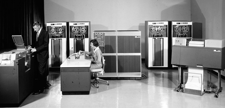 IBM mainframe and disks IBM mainframe and disks