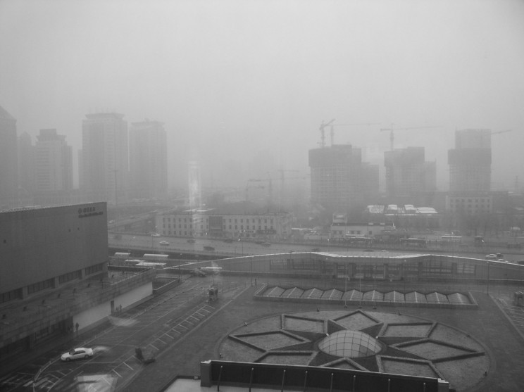 China's Air Pollution Is So Bad It's Blocking Its Solar Panels China's Air Pollution Is So Bad It's Blocking Its Solar Panels