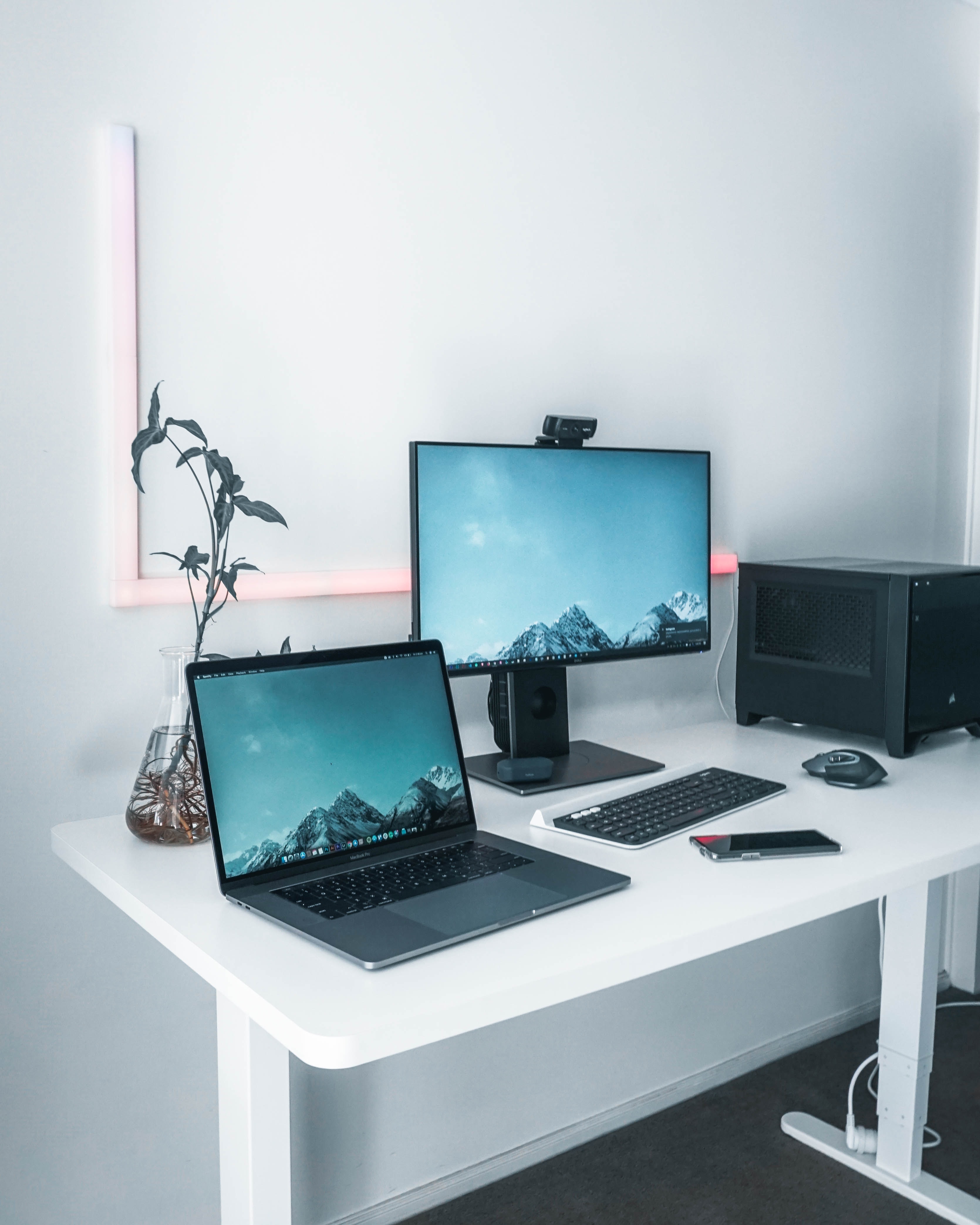 Laptops are greener than desktops Laptops are greener than desktops
