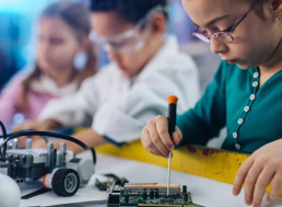 Inspiring Girls with STEAM Power and the Model Renaissance Man