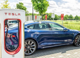 Tesla Will Let Drivers Customize Horn and Driving Sounds