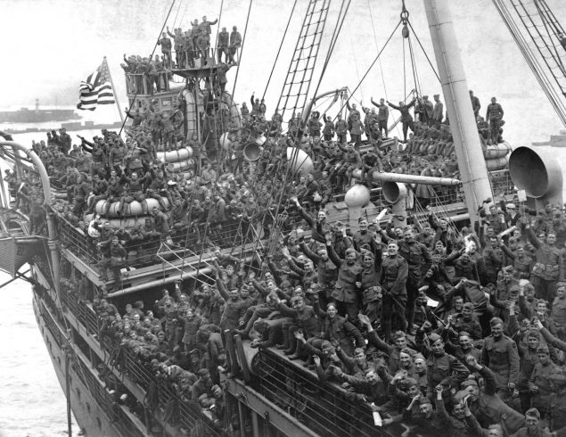 WWI troops returning home WWI troops returning home