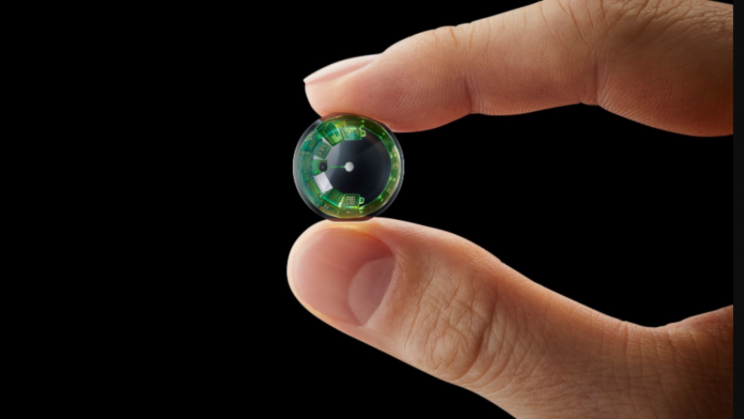 A US firm is building smart contact lenses with digital displays and eye-tracking features