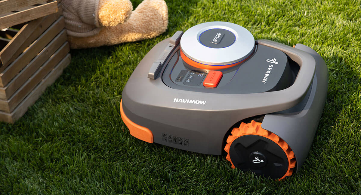 A New Autonomous Lawn Mower Can Navigate With GPS A New Autonomous Lawn Mower Can Navigate With GPS