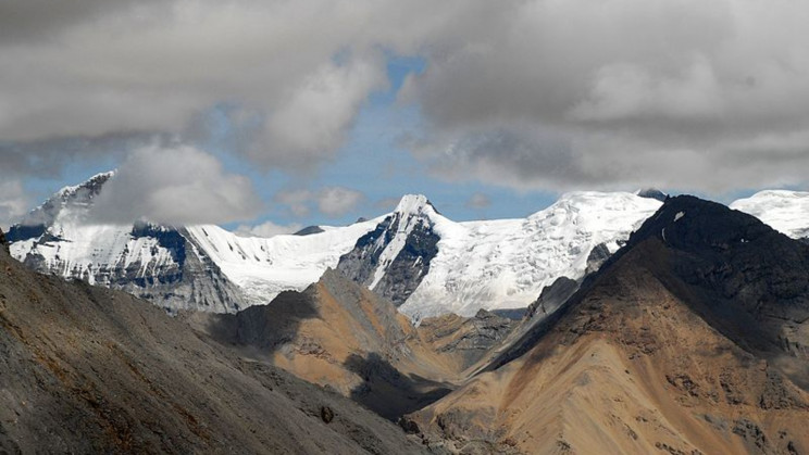 Scientists Discover 28 Novel Viruses in 15,000-Year-Old Glacier Ice