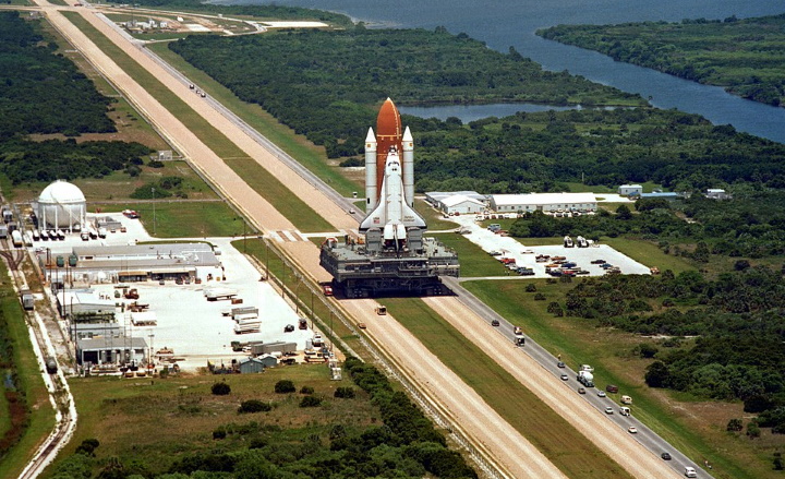 Solid rocket boosters at the sides of the space shuttle Solid rocket boosters at the sides of the space shuttle