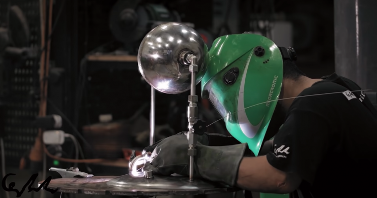 YouTubers Craft Modern Replica of First Ever Steam Engine YouTubers Craft Modern Replica of First Ever Steam Engine