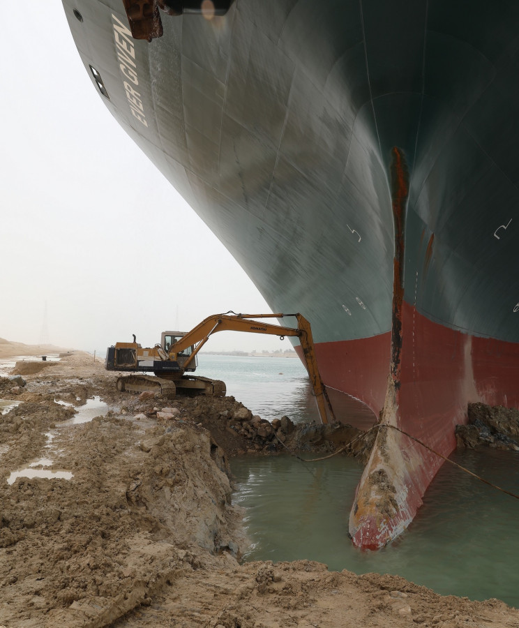 The Ship Blocking the Suez Canal Could Take Weeks to Remove The Ship Blocking the Suez Canal Could Take Weeks to Remove