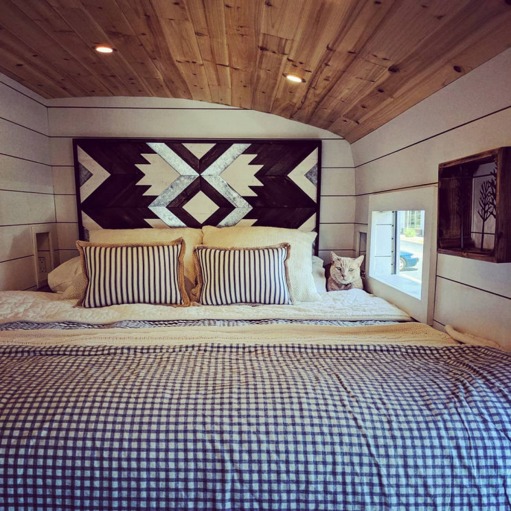 This Couple Converted a School Bus Into Their Dream Travel House This Couple Converted a School Bus Into Their Dream Travel House