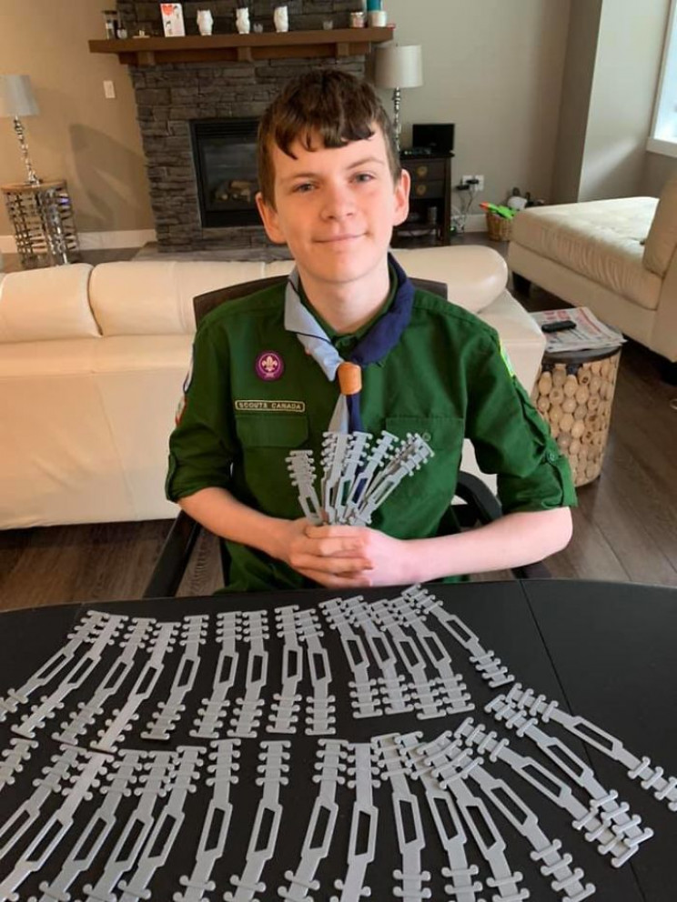 Boy Scout 3D Prints Numerous "Ear Guards" to Help Medical Staff Suffering From Face Masks Boy Scout 3D Prints Numerous "Ear Guards" to Help Medical Staff Suffering From Face Masks