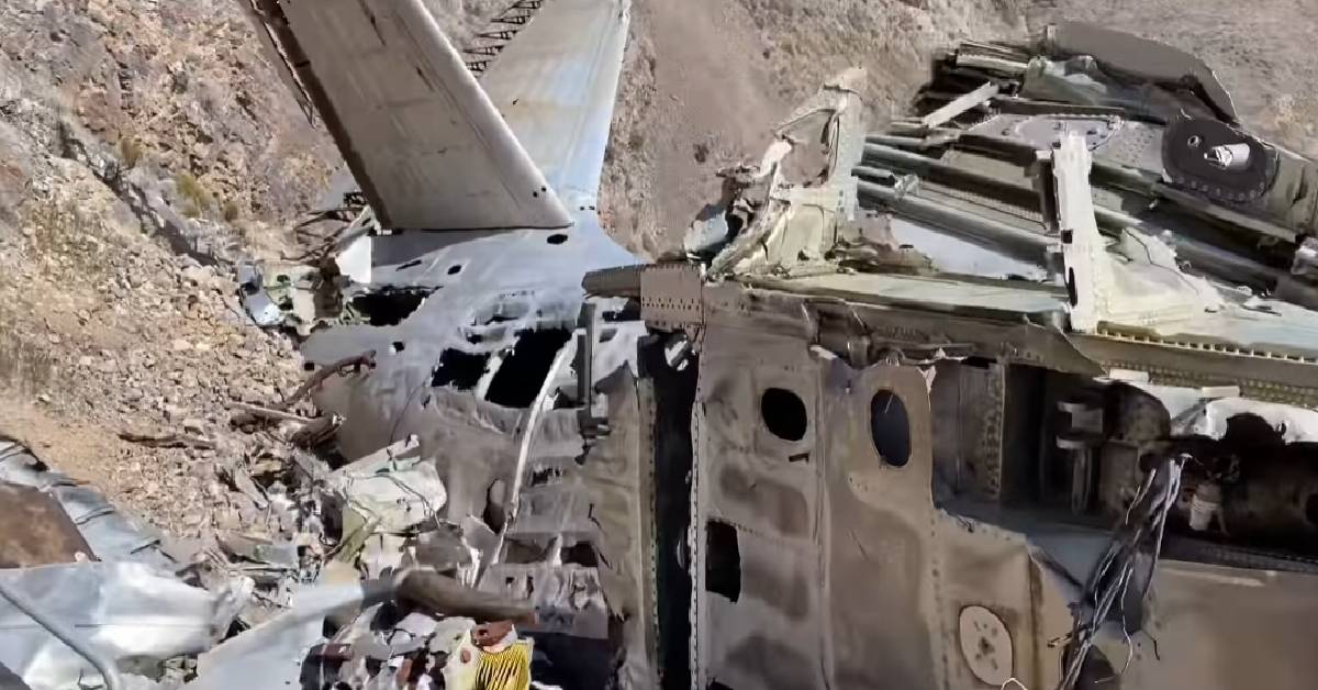 Hiker Goes on Hunt for Rare Plant, Finds Crashed Plane from 1952 Instead Hiker Goes on Hunt for Rare Plant, Finds Crashed Plane from 1952 Instead