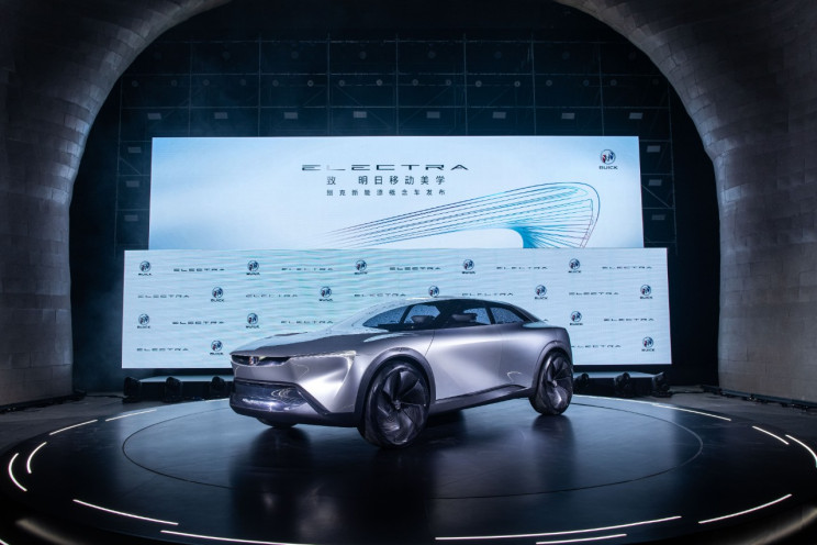 GM Unveils New Electric Crossover With 410 Mile Range That Hits 62 MPH in 4.3 Seconds GM Unveils New Electric Crossover With 410 Mile Range That Hits 62 MPH in 4.3 Seconds