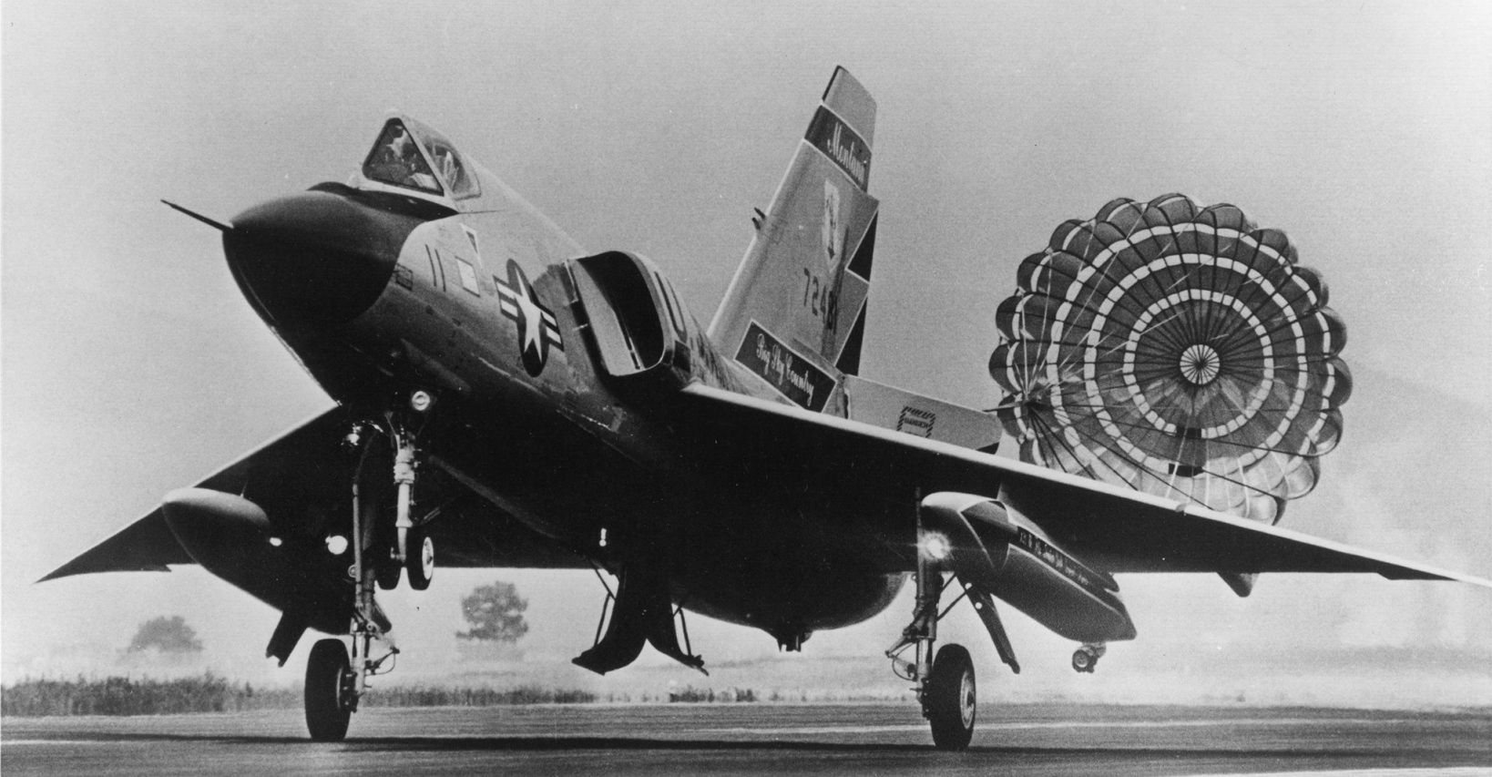 cornfield bomber drag chute