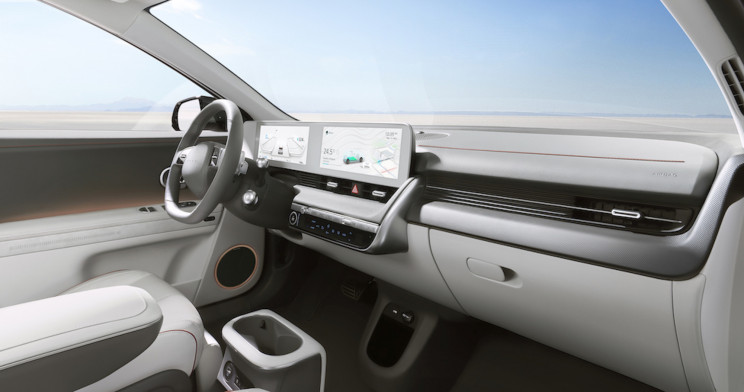 Hyundai Unveils 'Charger on Wheels' IONIQ 5 With Solar Panel Roof Hyundai Unveils 'Charger on Wheels' IONIQ 5 With Solar Panel Roof