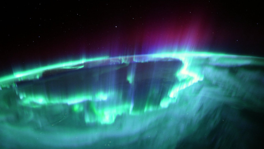 Gli astronauti della NASA 2 membri dell’equipaggio hanno sorvolato la splendida aurora boreale prima di crollare