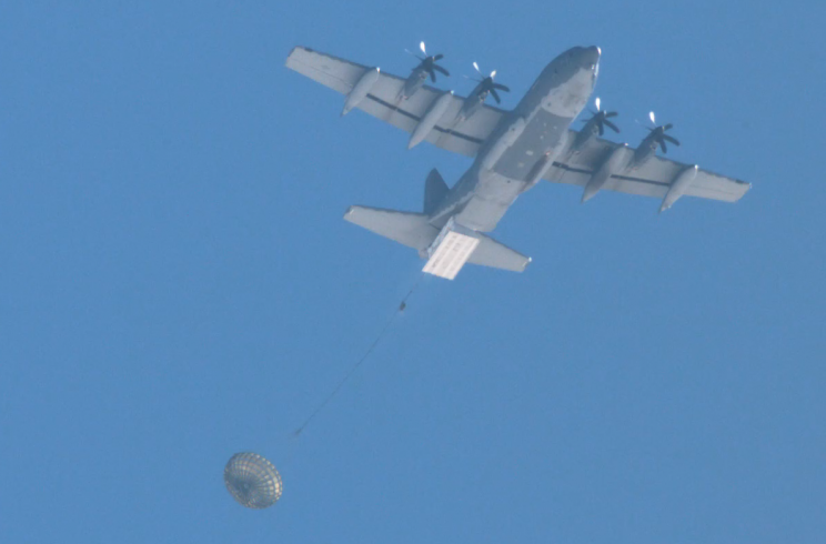 US Air Force Turns Cargo Planes into Bombers Using Pallets US Air Force Turns Cargo Planes into Bombers Using Pallets