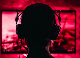 MIT Researchers Create Bot That Beats Humans at Multiplayer Hidden-Role Games