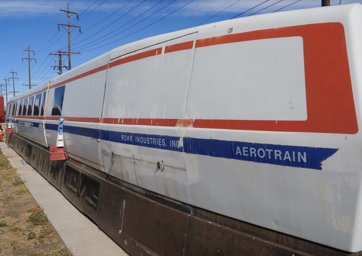 Engineer Posts Images of Abandoned 300 MPH Hovertrains Engineer Posts Images of Abandoned 300 MPH Hovertrains