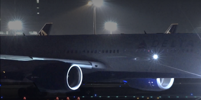 aircraft lights wing inspection