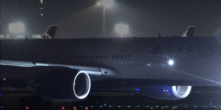 aircraft lights wing inspection