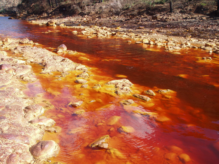 Rio Tinto River Rio Tinto River in Spain in 2006