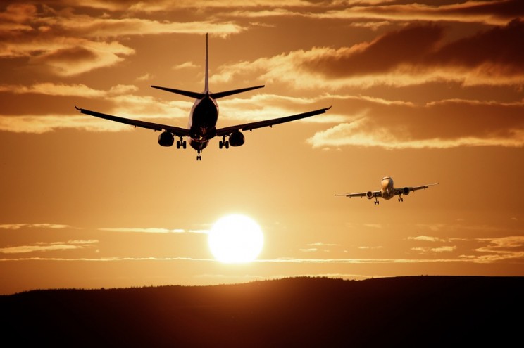 US Government Considers Issuing Air Travel Ban Against Measles Outbreak Risk