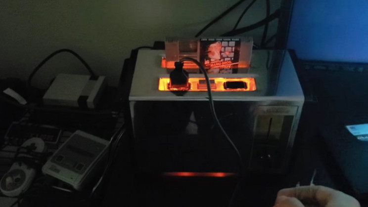 Watch Nintoaster Become Alive: Old Toaster Turns Into a Nintendo Gaming Console