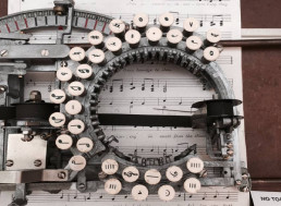 Groovy 1950s Typewriter Lets You Write Music