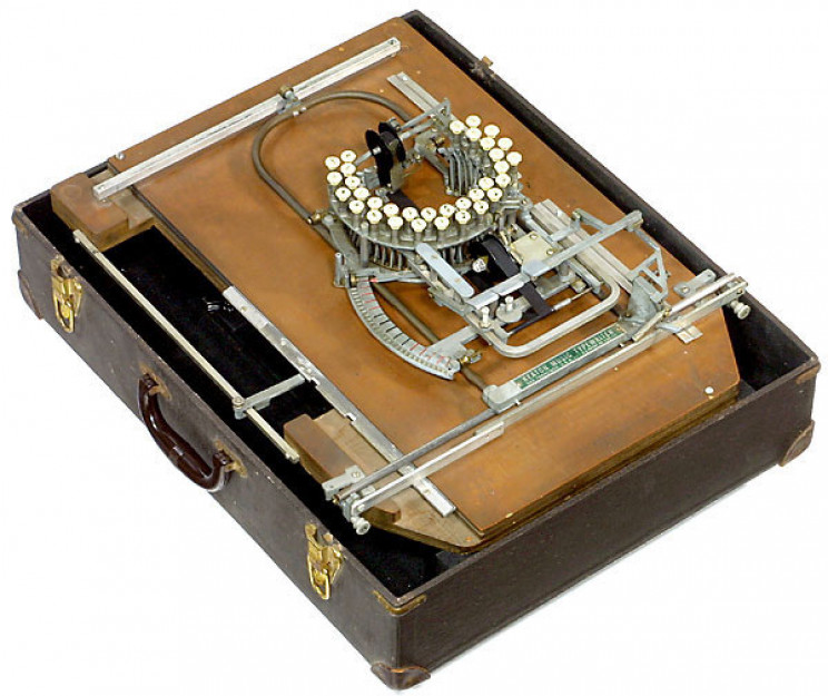 Groovy 1950s Typewriter Lets You Write Music