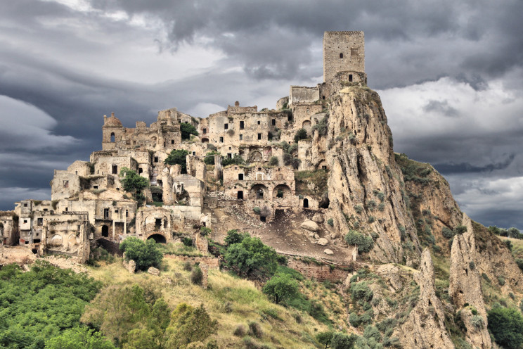 11 of the World's Most Famous Abandoned Cities 11 of the World's Most Famous Abandoned Cities