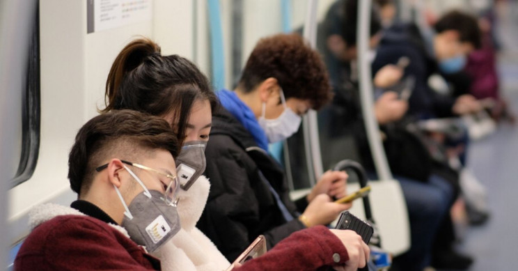 The 2003 SARS Outbreak: A Timeline The 2003 SARS Outbreak: A Timeline
