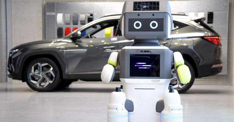 Hyundai Pilots Its AI-Powered Automated Customer Service Robot, and Its Adorable