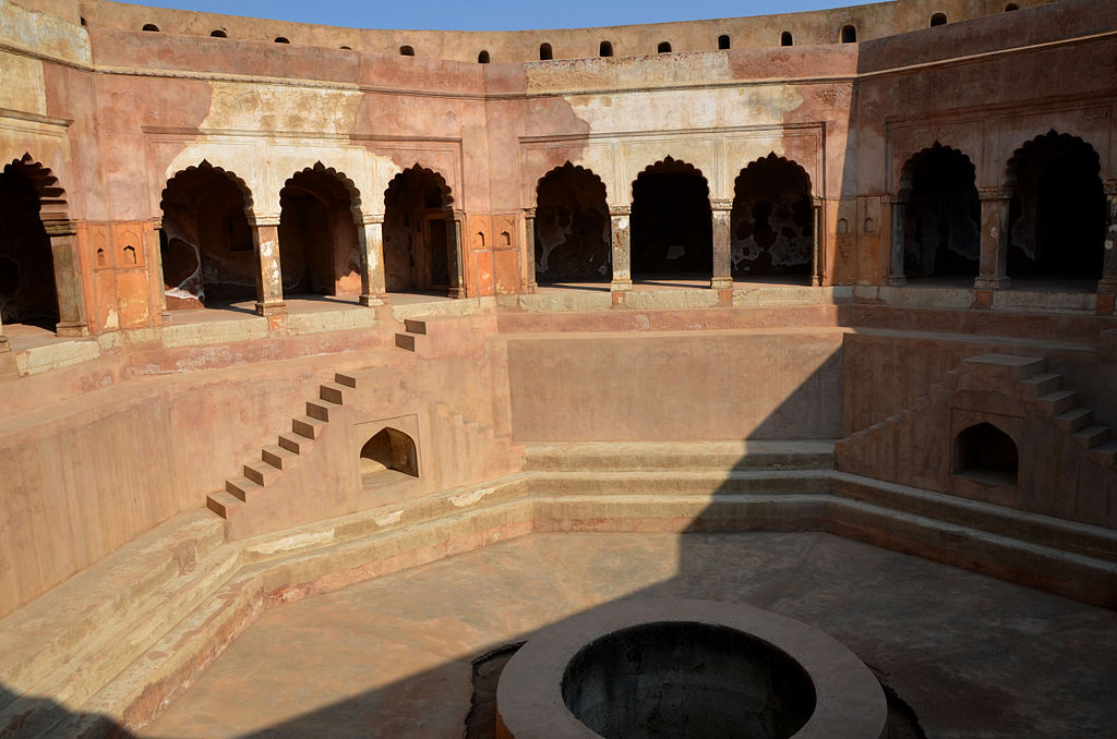 what are step wells