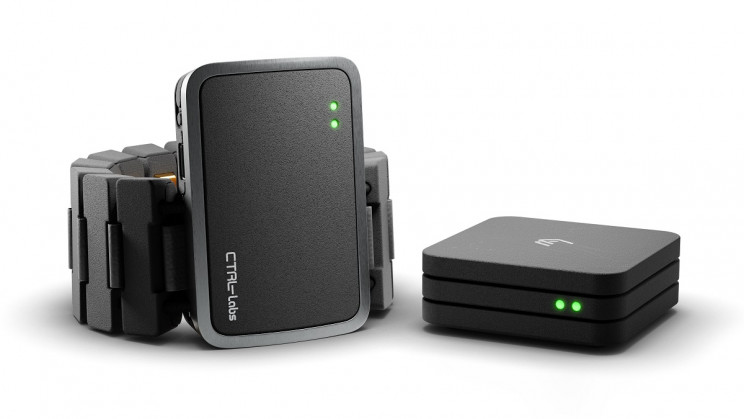 Hands-Free Remote Control of Virtual Environments through a New Interface