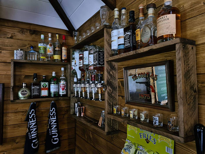 Fed up With the Lockdown, Couple Builds Fantastic Mini Pub in Their Back Yard Fed up With the Lockdown, Couple Builds Fantastic Mini Pub in Their Back Yard