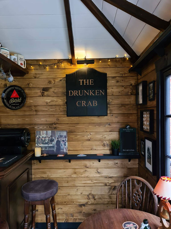 Fed up With the Lockdown, Couple Builds Fantastic Mini Pub in Their Back Yard Fed up With the Lockdown, Couple Builds Fantastic Mini Pub in Their Back Yard