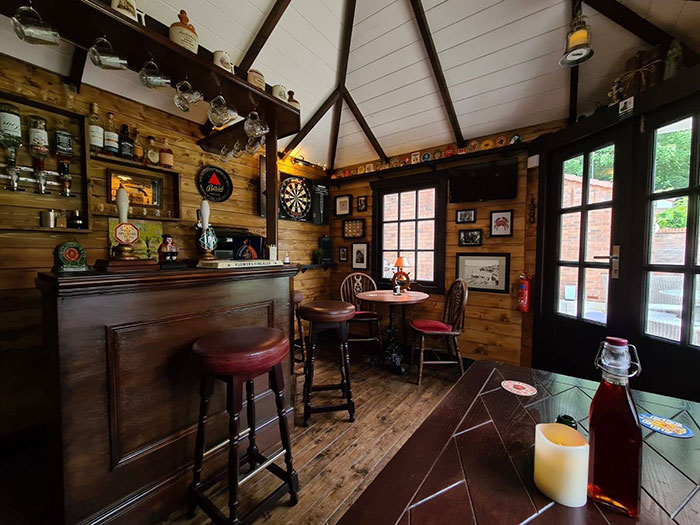 Fed up With the Lockdown, Couple Builds Fantastic Mini Pub in Their Back Yard Fed up With the Lockdown, Couple Builds Fantastic Mini Pub in Their Back Yard
