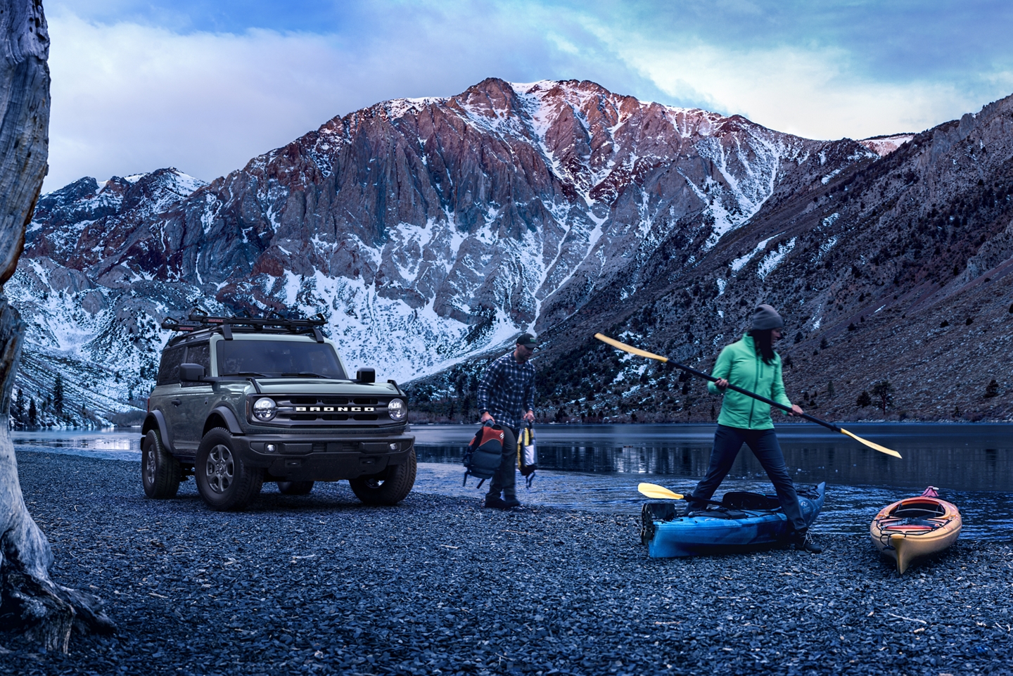Ford Brings Back Its Beloved Bronco 4X4 with 2021 Version Ford Brings Back Its Beloved Bronco 4X4 with 2021 Version