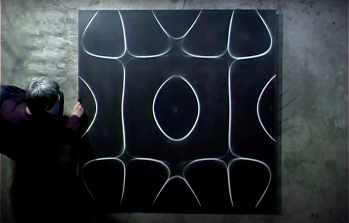 Japanese Artist Shapes Sound Through Sand, Creating Masterpieces Japanese Artist Shapes Sound Through Sand, Creating Masterpieces