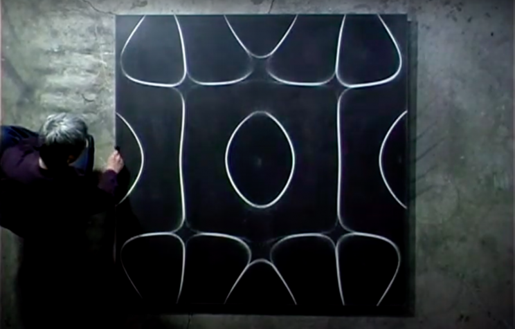 Japanese Artist Shapes Sound Through Sand, Creating Masterpieces Japanese Artist Shapes Sound Through Sand, Creating Masterpieces