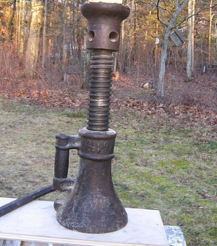 Jackscrew Jackscrew