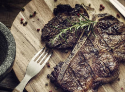 Spanish Start-up Makes Realistic Steak from Peas and Seaweed