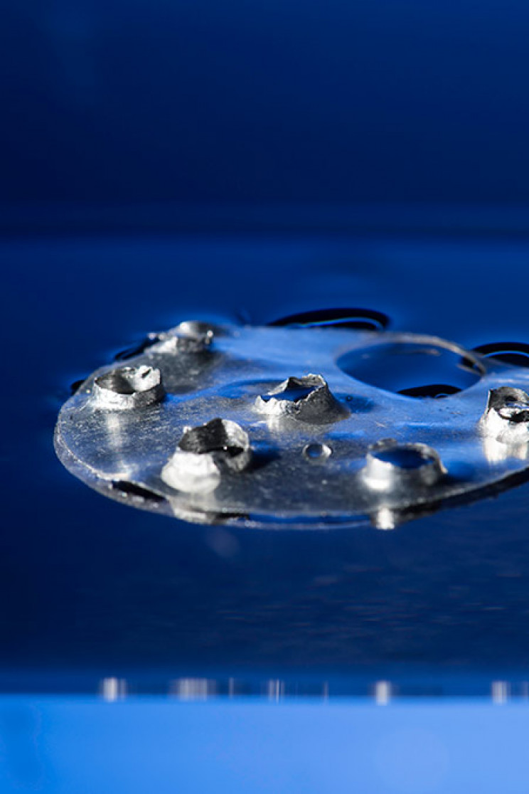 Inspired by Spiders and Ants, Researchers Create Unsinkable Metal Inspired by Spiders and Ants, Researchers Create Unsinkable Metal