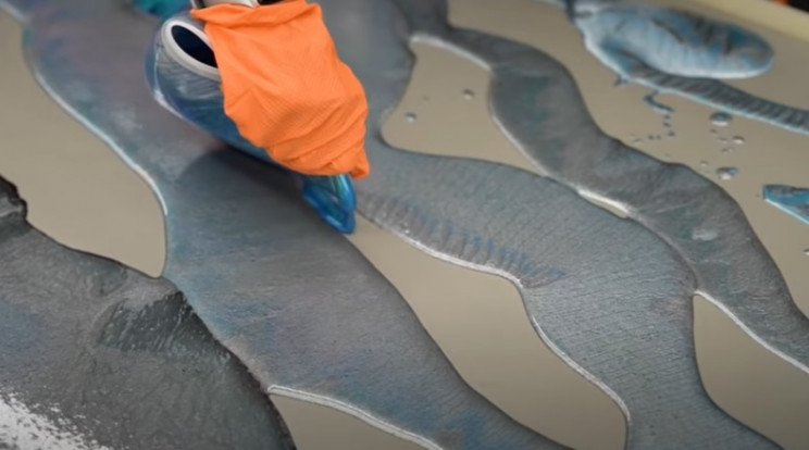 epoxy tabletop pour 1
