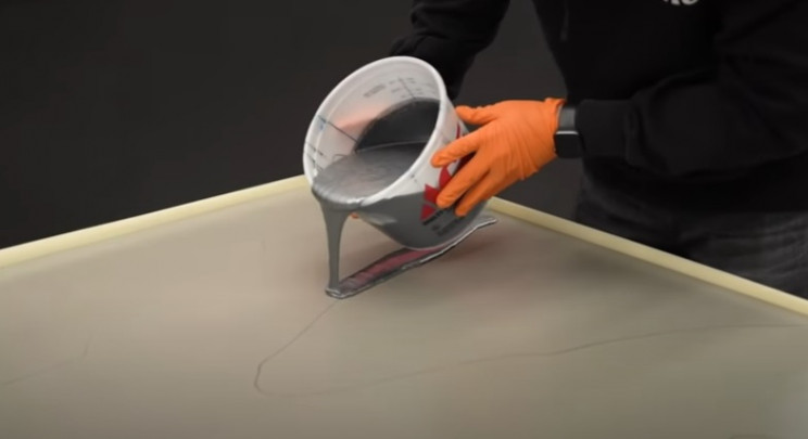epoxy table top free pour